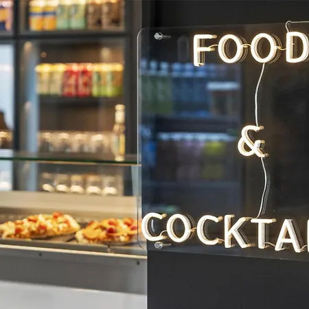 Aiden By Western Οντένσε